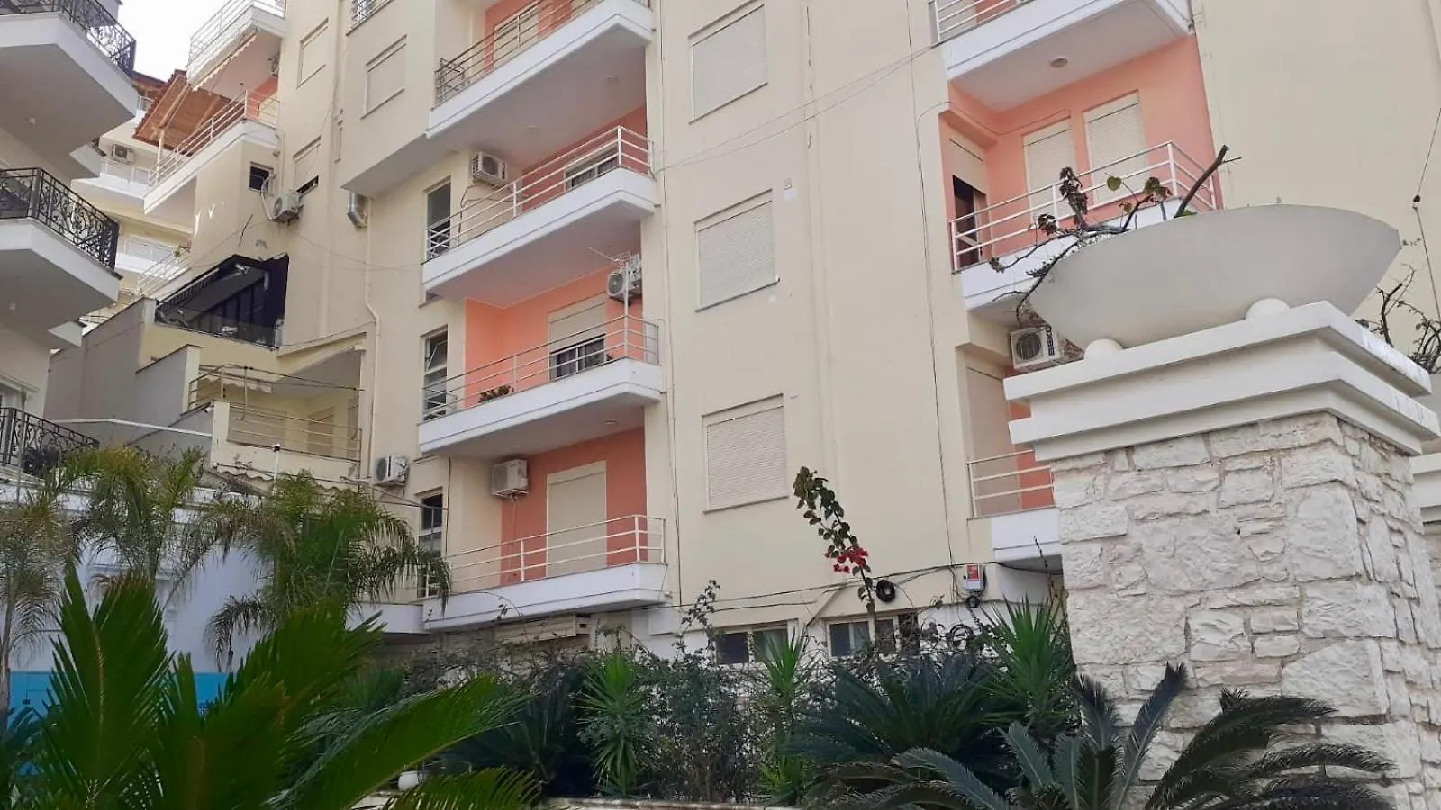 Bello Apartments ساراندا