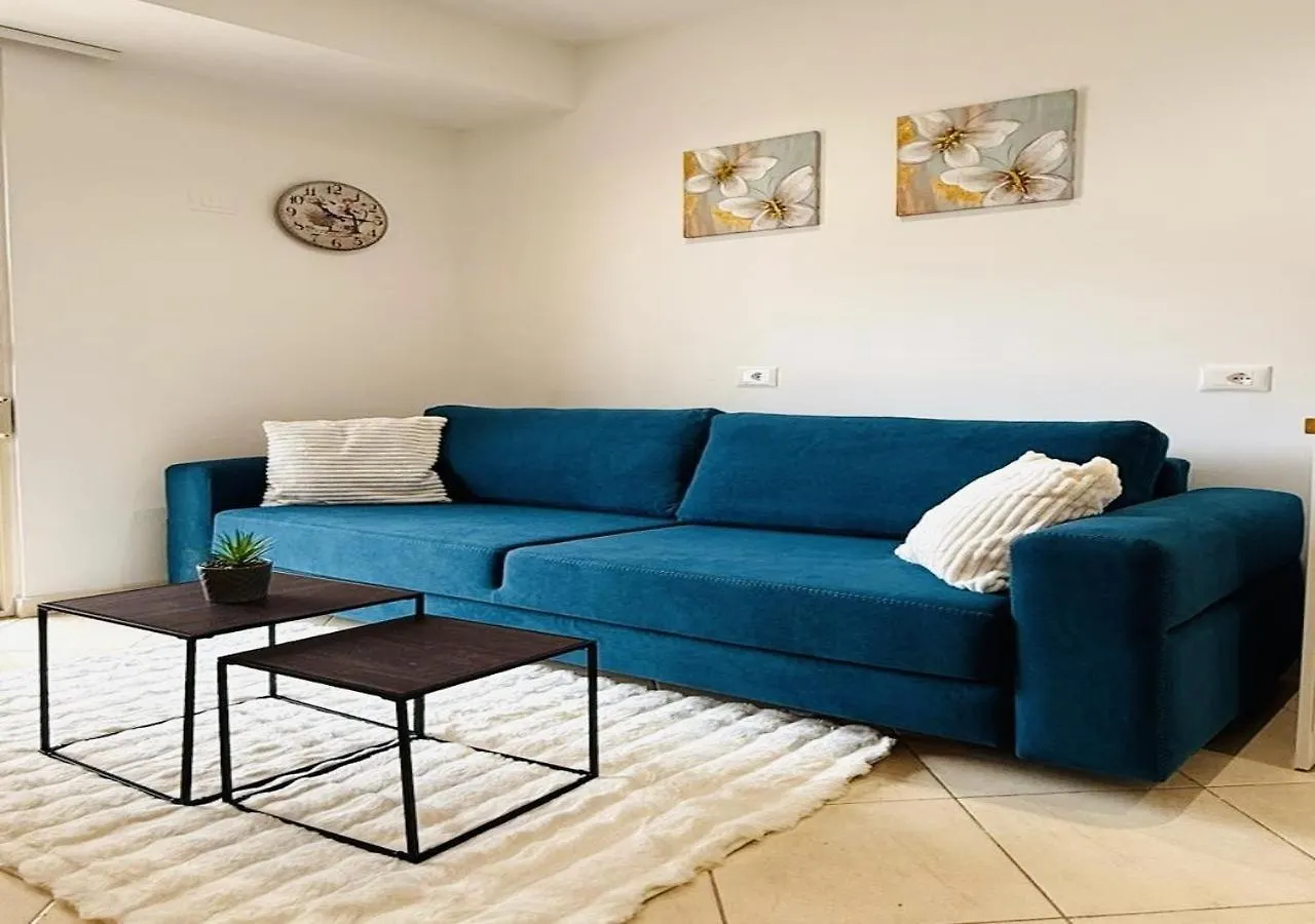 Bello Apartments ساراندا